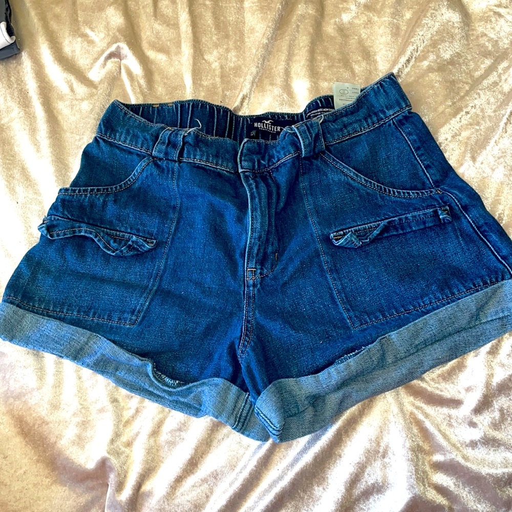 Holister Ultra High-Rise Mom Shorts